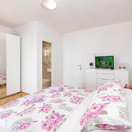 Gorgeous In With House Sea View 아파트 *