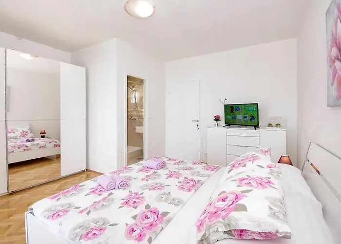 Gorgeous In With House Sea View 아파트 *